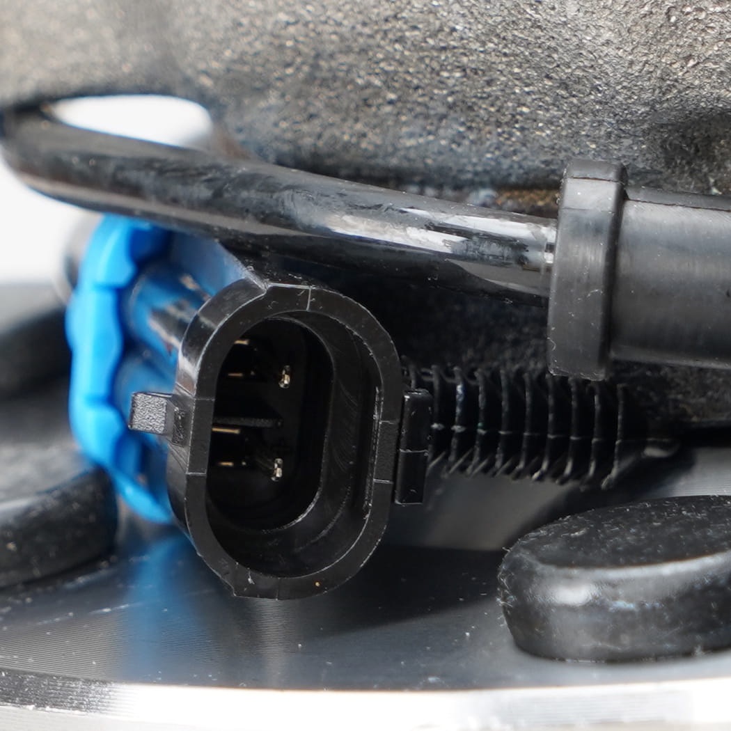 Hanhub 515086 forhjulnav og lejemontering kompatibel med Chevy Avalanche 2500 Silverado 1500 HD Classic Silverado 2500 Silverado 2500 HD Classic Suburban 2500 Sierra 1500 HD Classic Sierra 2500 Sierra 2500 HD Classic Yukon XL 2500 Udskift Br930626 FW786 15064670 1512409 15225751 8-lug